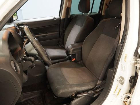 Used 2014 Jeep Patriot Latitude image 3