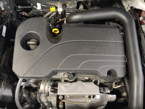 Used 2025 Chevrolet Equinox LT FWD image 30
