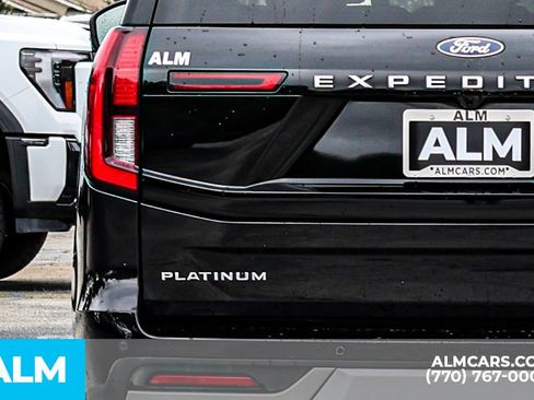Used 2025 Ford Expedition Platinum AWD/4WD image 12