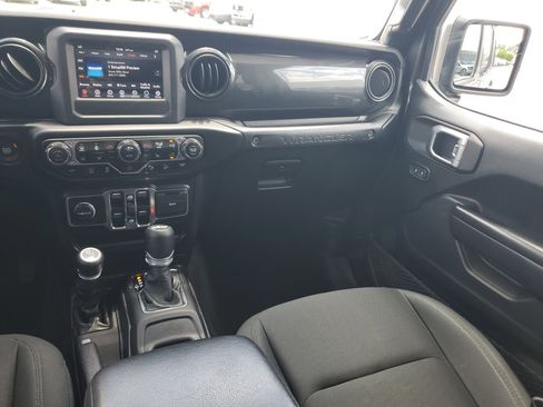 Used 2020 Jeep Wrangler Unlimited Sport image 17