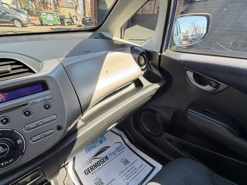 Used 2011 Honda Fit Sport image 15