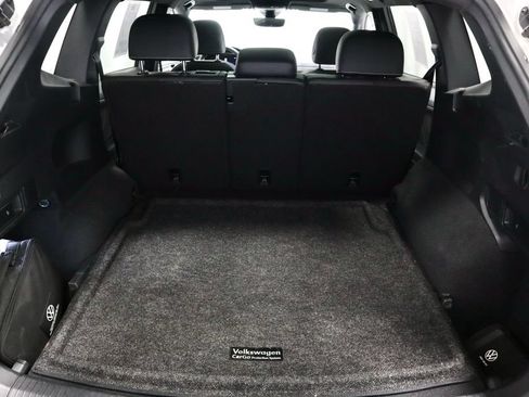 Used 2023 Volkswagen Tiguan SE R-Line AWD/4WD image 13