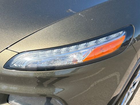 Used 2021 Jeep Cherokee Trailhawk w/ Sun, Sound & Nav Group image 12