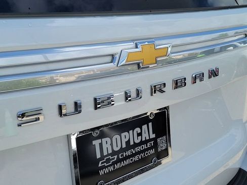 Used 2024 Chevrolet Suburban High Country AWD/4WD image 5