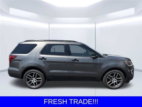 Used 2017 Ford Explorer Sport w/ Equipment Group 401A AWD/4WD image 8
