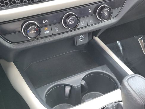 Certified 2024 Honda HR-V LX image 25