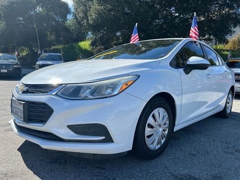 Used 2017 Chevrolet Cruze LS image 1