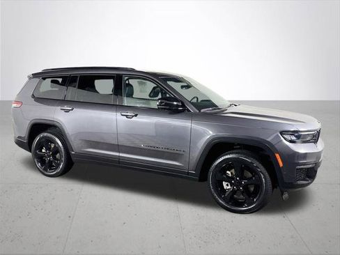 Certified 2025 Jeep Grand Cherokee L Limited w/ Luxury Tech Group II AWD/4WD image 5