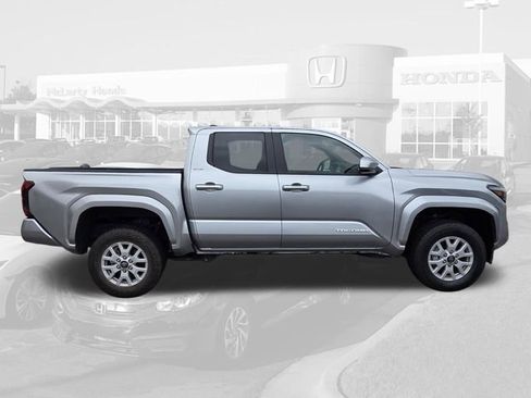 Used 2024 Toyota Tacoma SR5 RWD image 4
