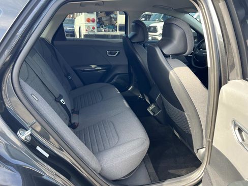 Used 2025 Kia K4 EX image 30