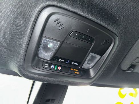 Certified 2023 Chevrolet Traverse LT image 18