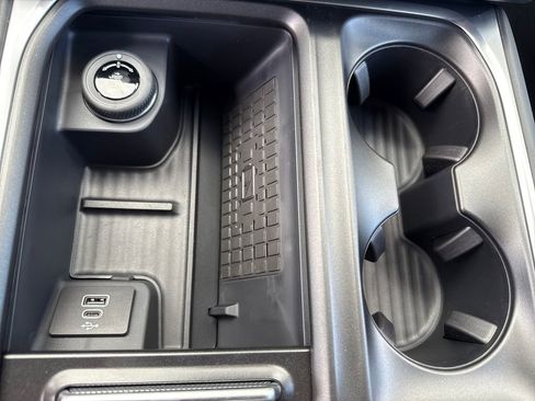 New 2025 Ford Expedition Max Platinum w/ Stealth Appearance Package image 35