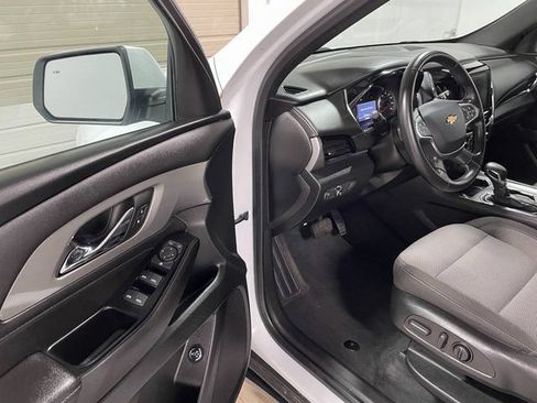 Used 2023 Chevrolet Traverse LT AWD/4WD image 10