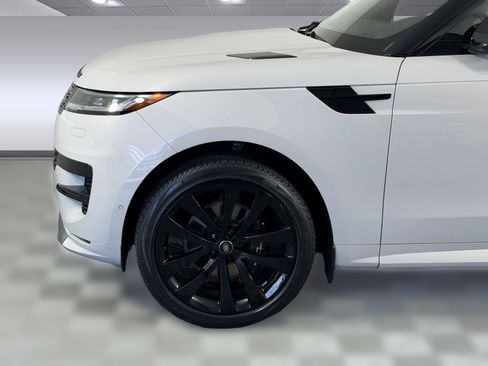 Used 2025 Land Rover Range Rover Sport Dynamic SE AWD/4WD image 11