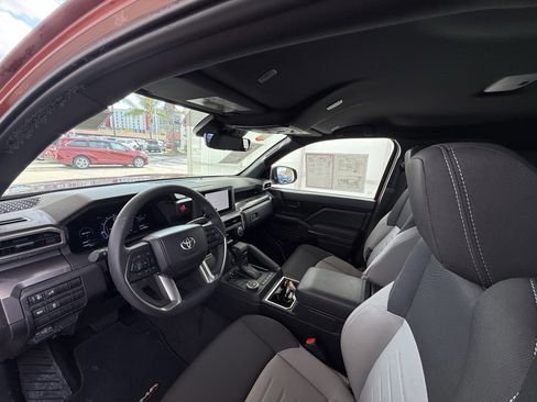 Certified 2025 Toyota Tacoma PreRunner image 25