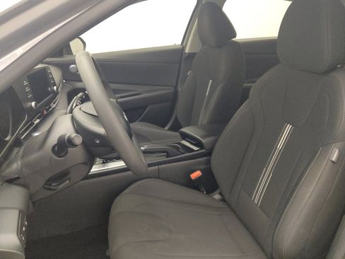 Used 2023 Hyundai Elantra SEL w/ Cargo Package image 17