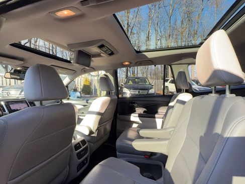 Used 2016 Honda Pilot Elite image 12