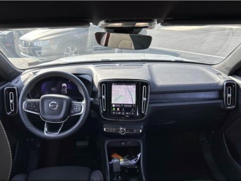 Used 2023 Volvo C40 P8 Recharge Plus AWD/4WD image 5