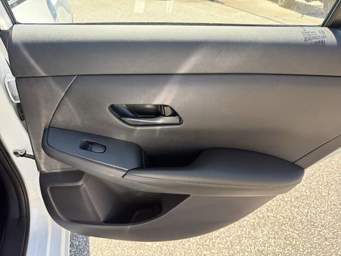 Used 2025 Nissan Sentra SV FWD image 26