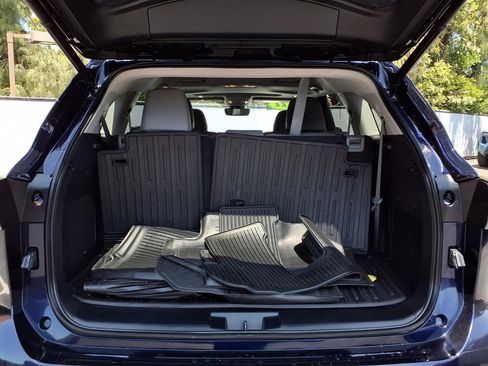 Used 2022 Toyota Highlander Limited FWD image 21