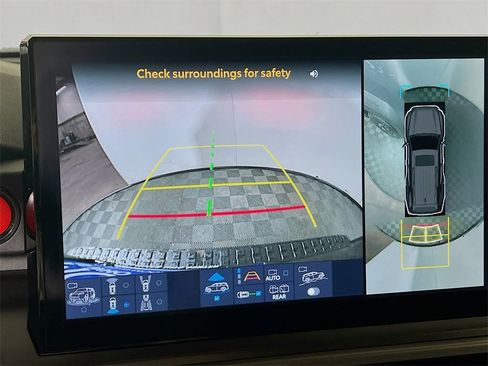 Certified 2025 Toyota 4Runner TRD Off-Road Premium image 13