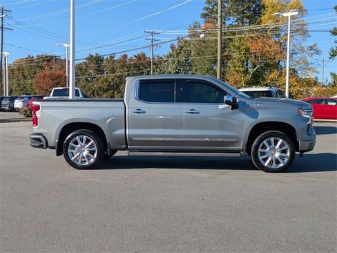 Used 2023 Chevrolet Silverado 1500 High Country w/ High Country Premium Package image 3