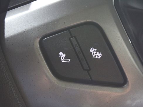 Used 2018 Chevrolet Silverado 1500 LT image 18