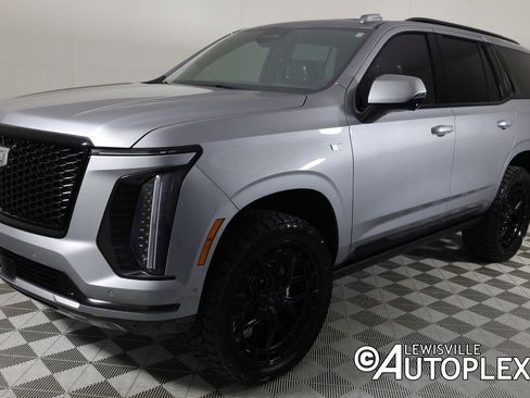 Used 2026 Cadillac Escalade Platinum Sport w/ LPO, ONYX Package AWD/4WD image 9