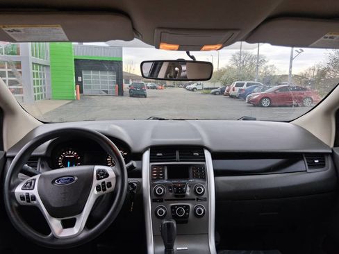 Used 2013 Ford Edge SE image 10