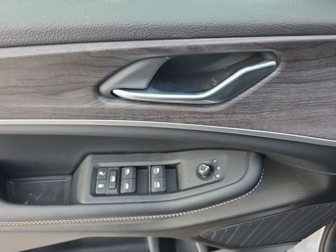New 2026 Jeep Grand Cherokee Altitude AWD/4WD image 10