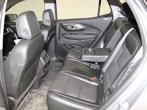 Used 2024 GMC Terrain SLT w/ Tech Package image 18