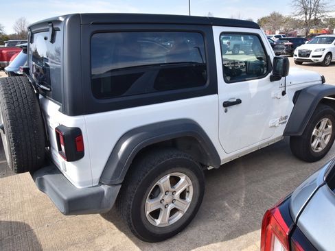 Used 2020 Jeep Wrangler Sport image 6
