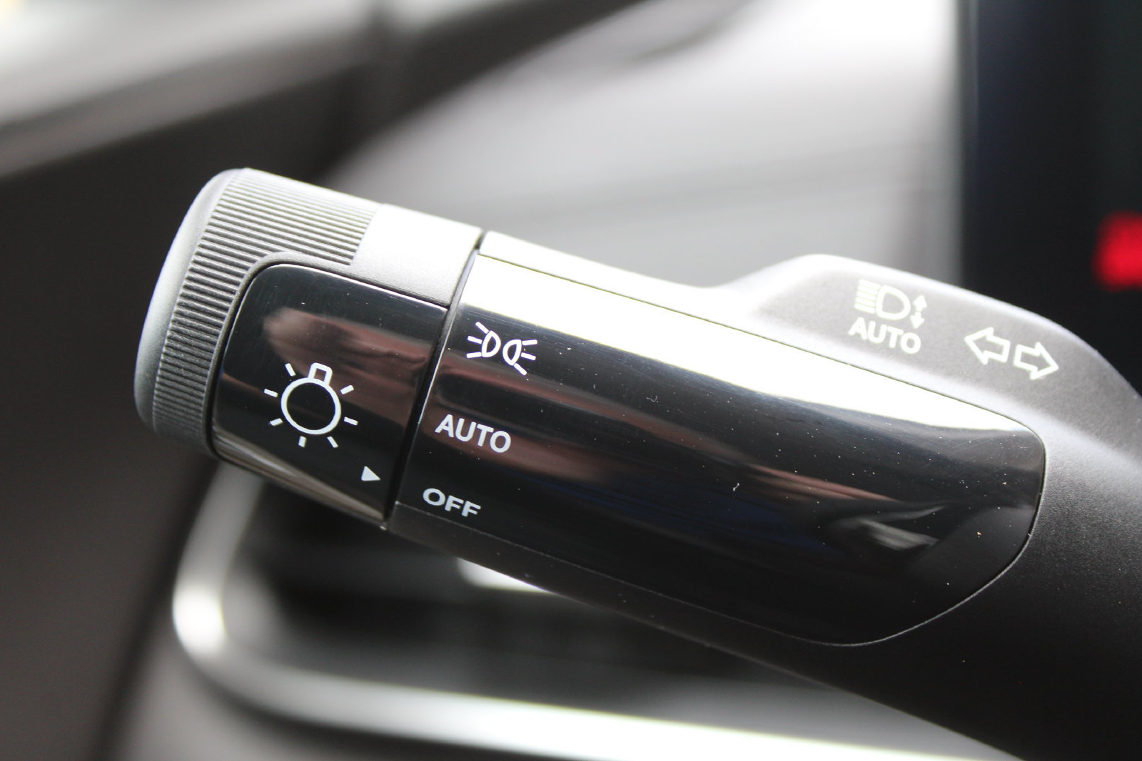 New 2026 Kia Carnival EX FWD image 32