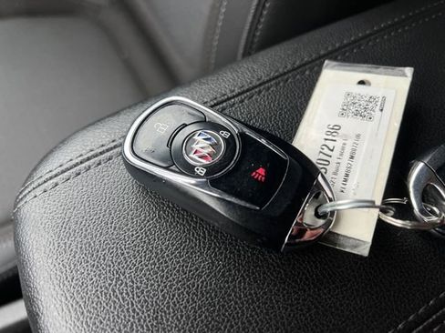 Used 2021 Buick Encore GX Preferred image 31