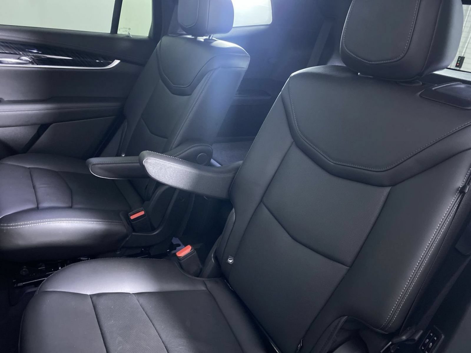 Certified 2025 Cadillac XT6 Premium Luxury FWD image 15