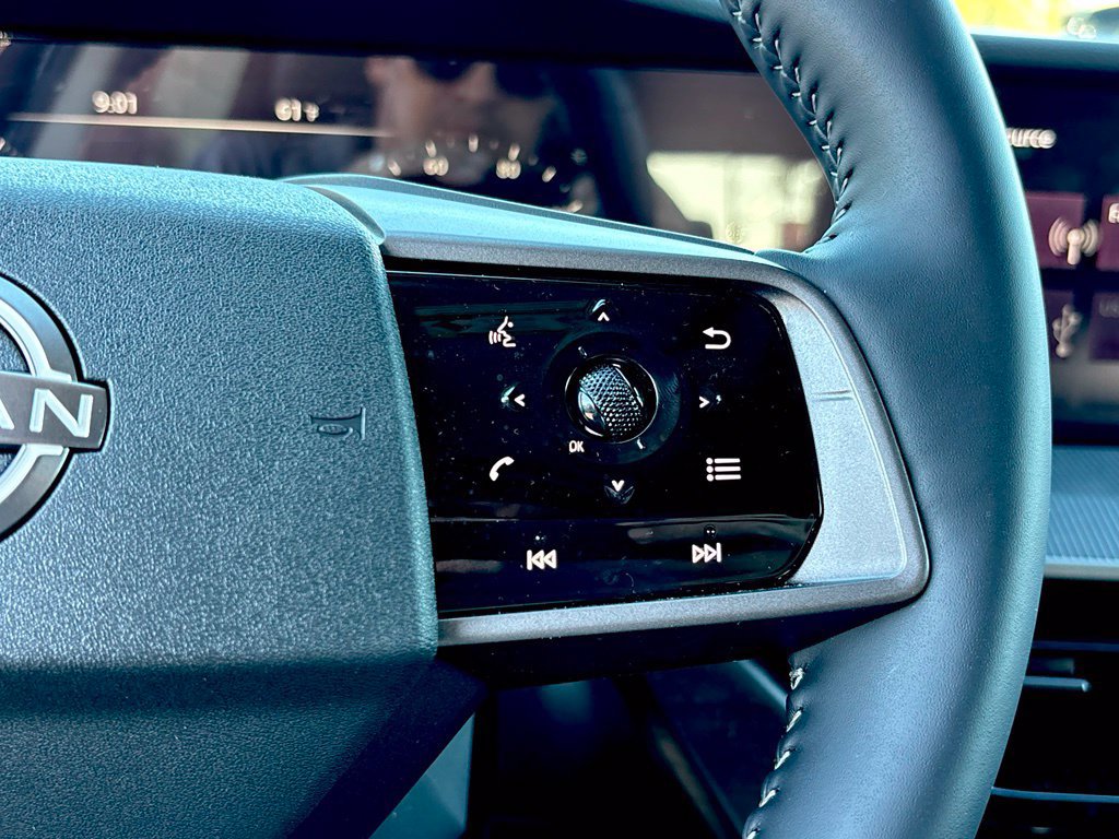 Certified 2025 Nissan Murano SV AWD/4WD image 16