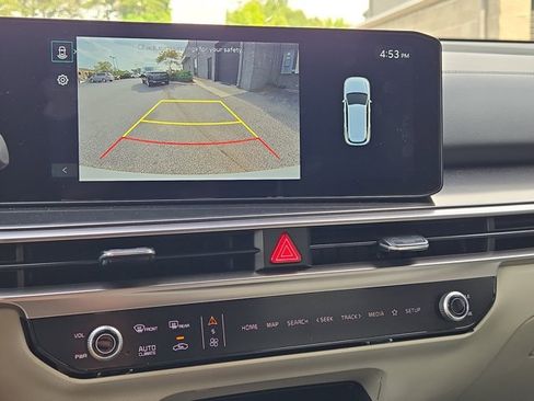 Certified 2025 Kia Sorento S FWD image 30