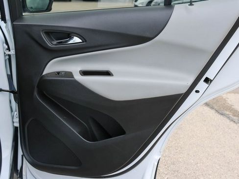 Used 2023 Chevrolet Equinox LT image 16