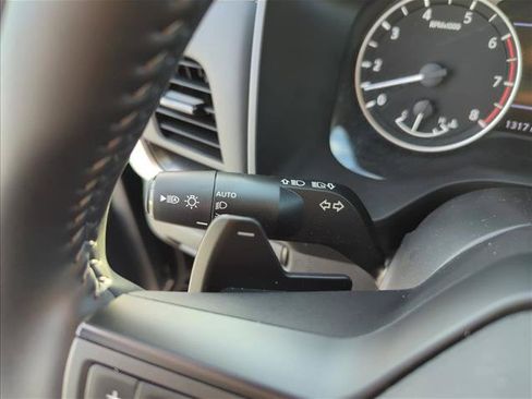 Used 2026 Nissan Rogue SV FWD image 20