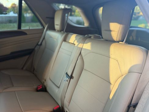 Used 2015 Mercedes-Benz ML 350 4MATIC image 31