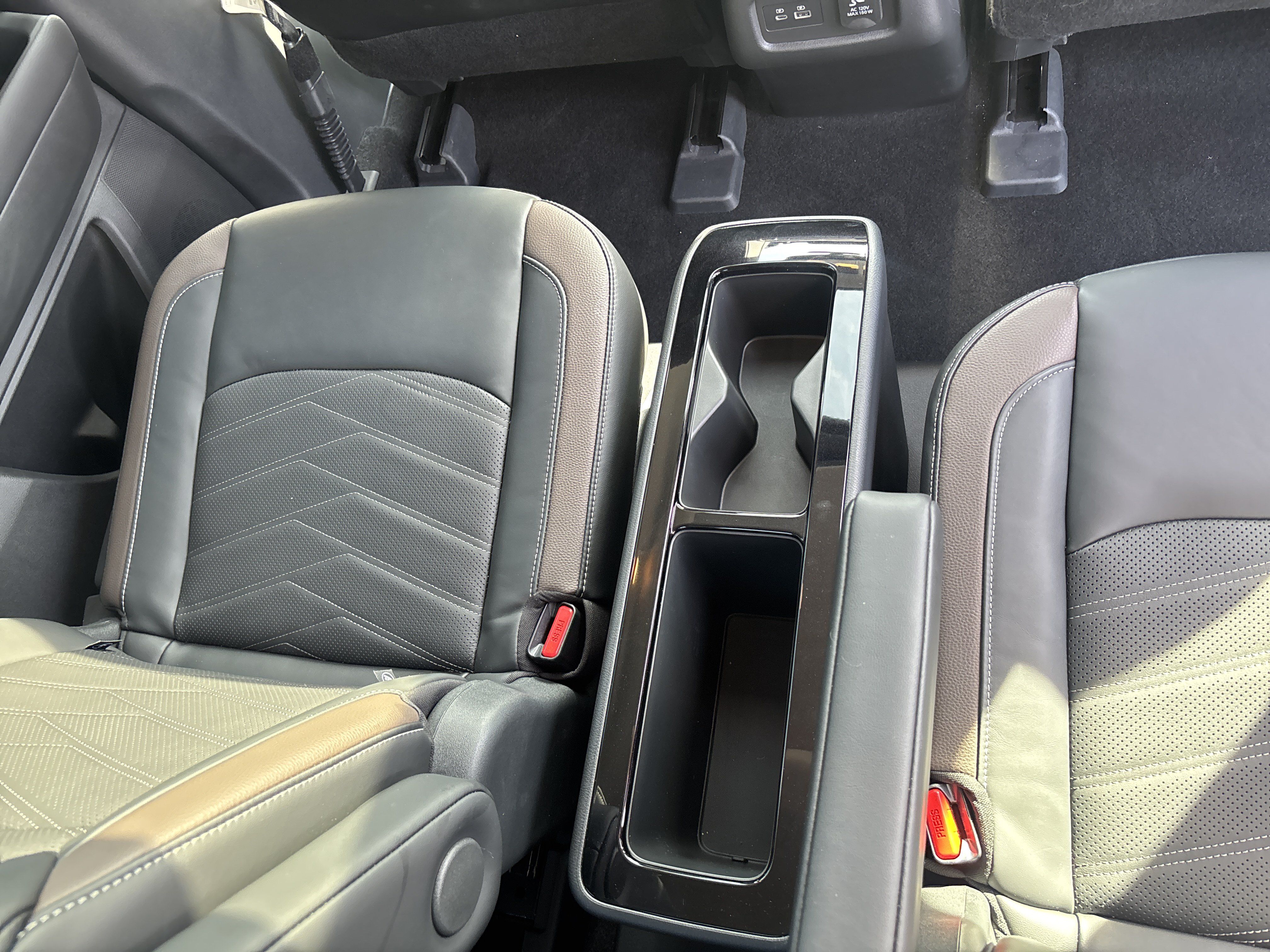 Used 2024 Nissan Pathfinder Platinum AWD/4WD image 32