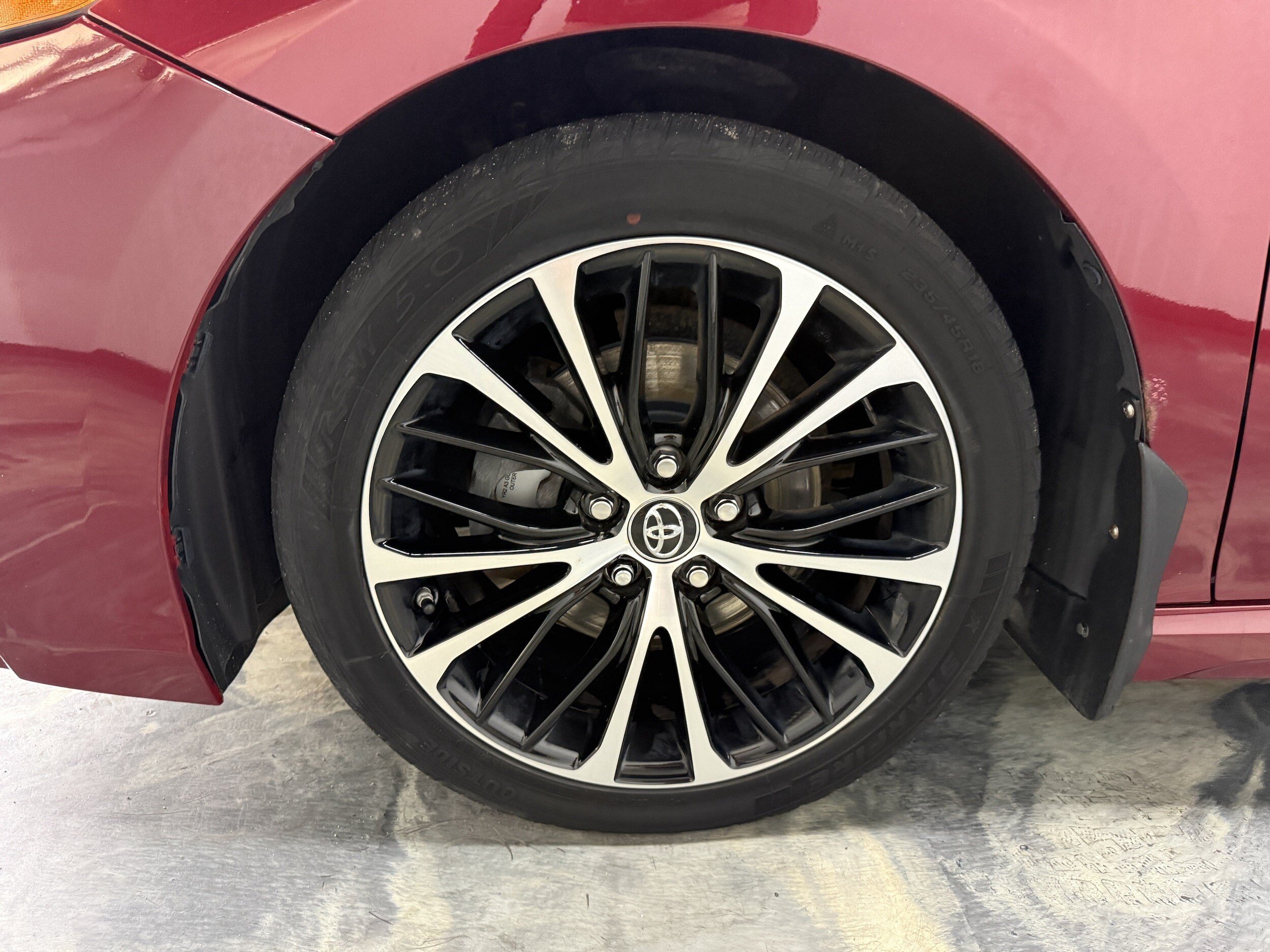 Used 2018 Toyota Camry FWD image 29