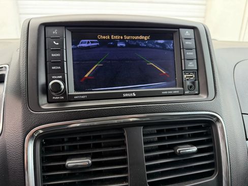 Used 2018 Dodge Grand Caravan SXT FWD image 26