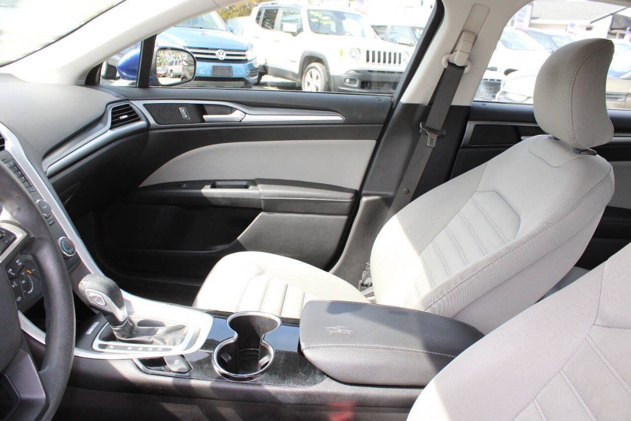 Used 2015 Ford Fusion S FWD image 14