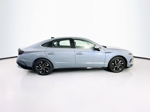 Used 2025 Hyundai Sonata SEL FWD image 10