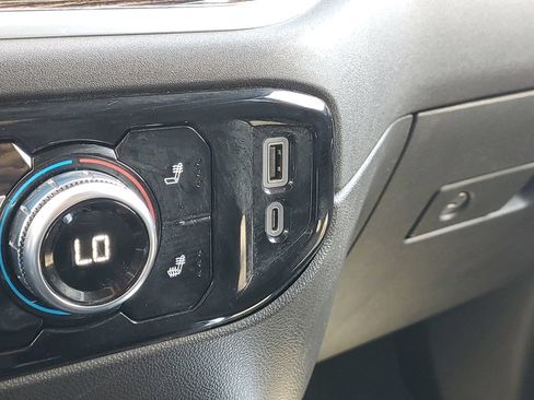 Used 2025 GMC Sierra 1500 Elevation w/ Preferred Package AWD/4WD image 33