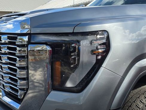 Used 2024 GMC Sierra 2500 Denali w/ Denali Reserve Package image 11