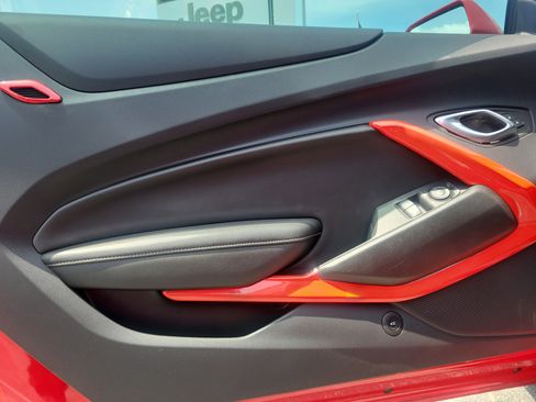 Used 2023 Chevrolet Camaro LT RWD image 10