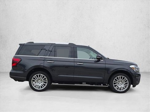 Used 2023 Ford Expedition Limited AWD/4WD image 4