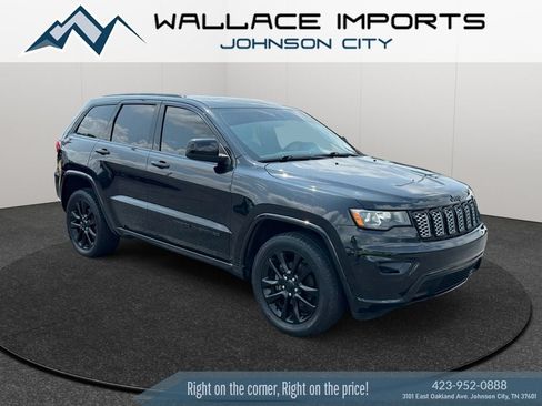 Used 2020 Jeep Grand Cherokee Altitude AWD/4WD image 7